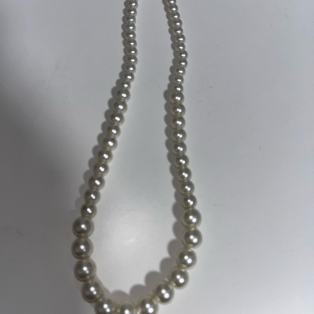 Fashion Jewelry White Pearl Strand Necklace - Women Jewelry - Picture 6 of 9